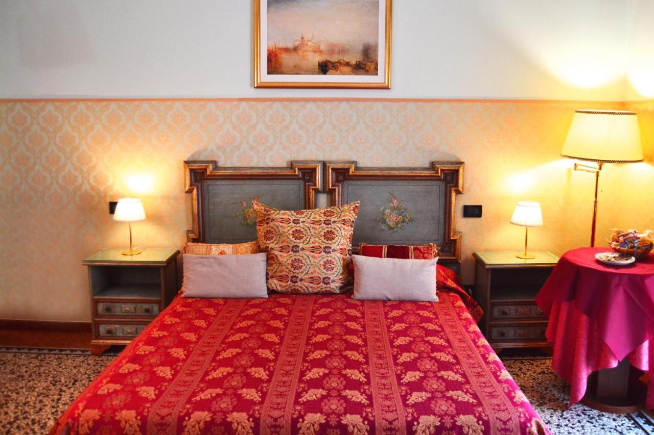Venice Lion Residence - Vespucci Mestre Zewnętrze zdjęcie A guest room at the Hotel